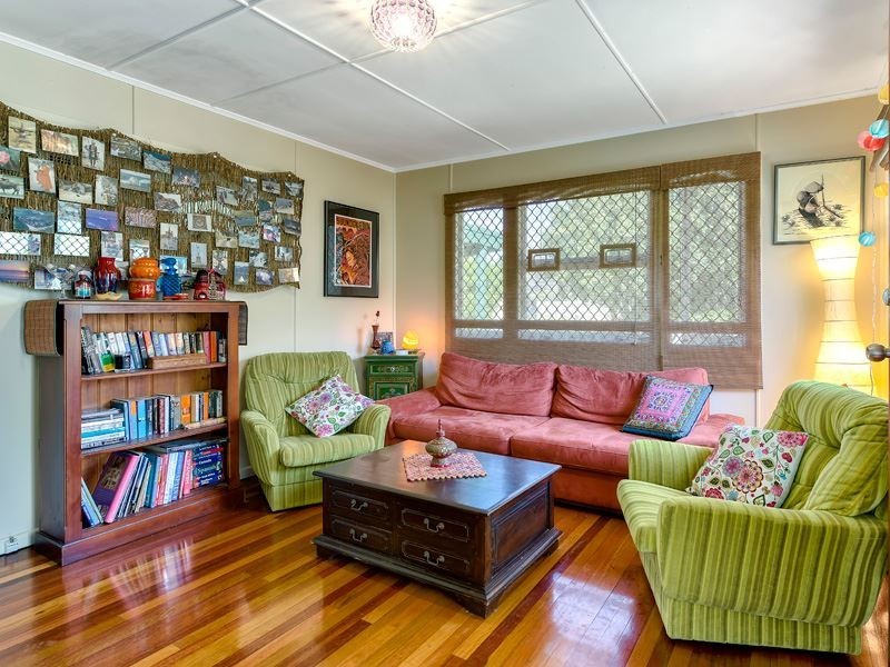 8 Andrew Street, Kallangur QLD 4503