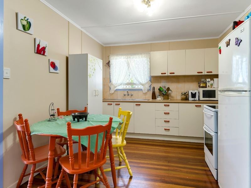 8 Andrew Street, Kallangur QLD 4503