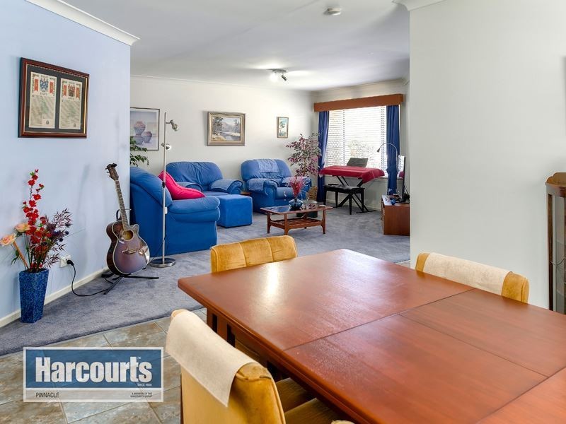 17 Stallone Cct, Mcdowall QLD 4053