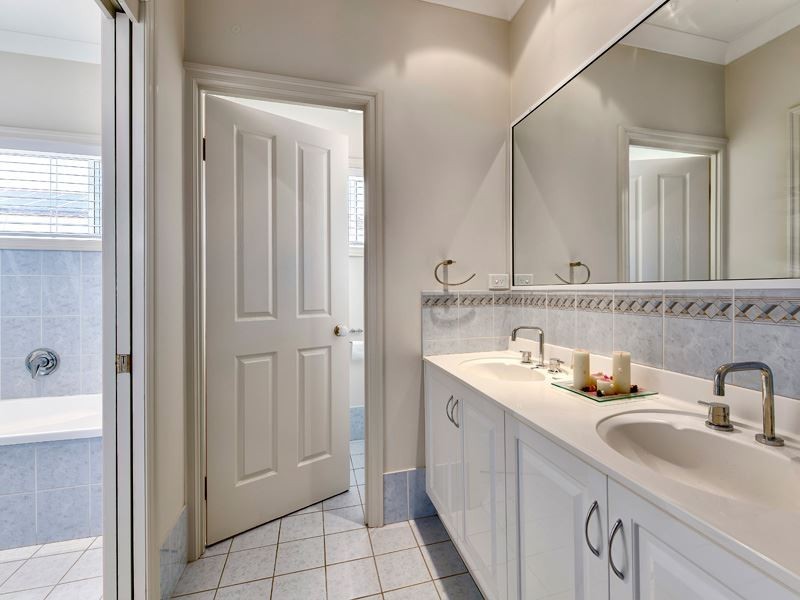 91 Saturn Crescent, Bridgeman Downs QLD 4035