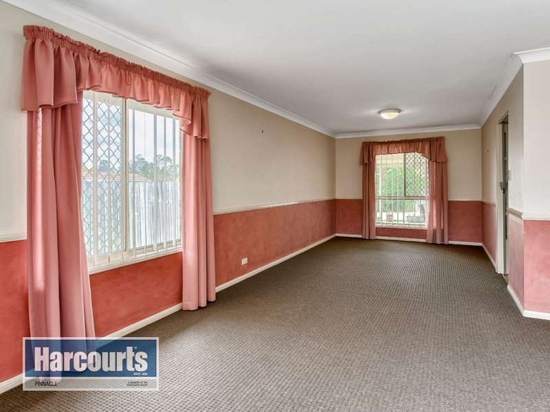 64 Reginald Av, Arana Hills QLD 4054