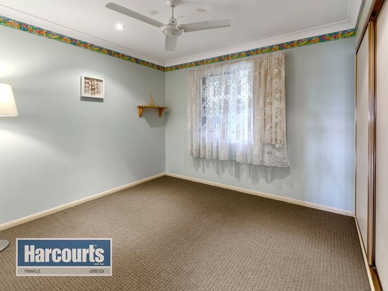 64 Reginald Av, Arana Hills QLD 4054