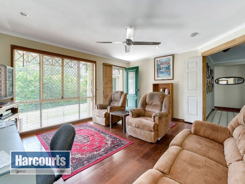 8 Washbrook Crescent, Petrie QLD 4502