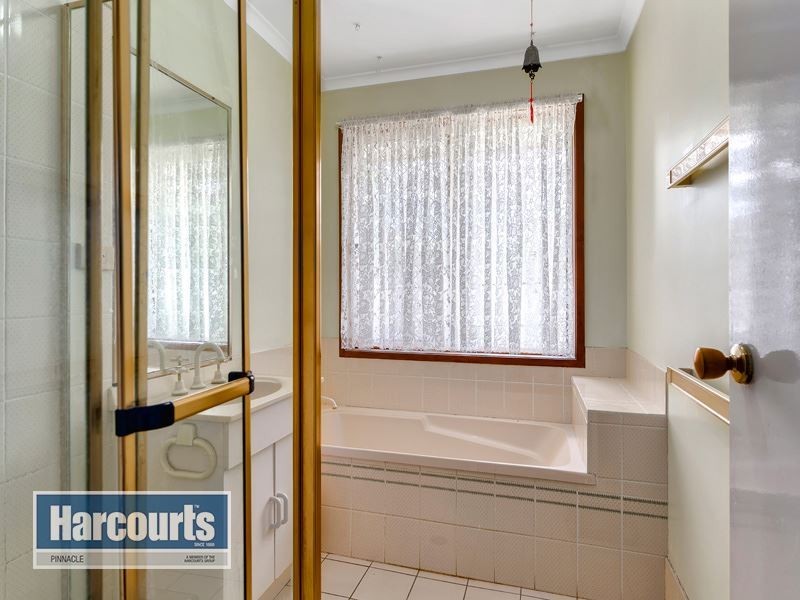 8 Washbrook Crescent, Petrie QLD 4502