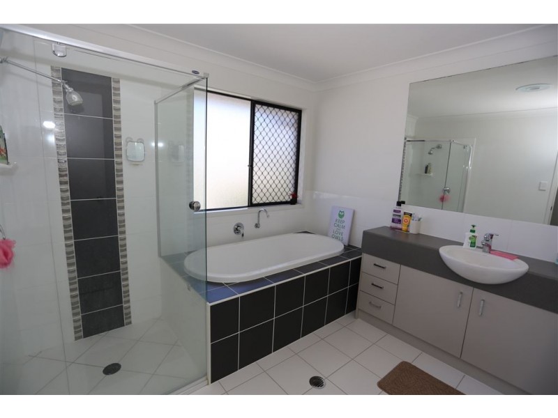 10 Starlight Place, Aspley QLD 4034