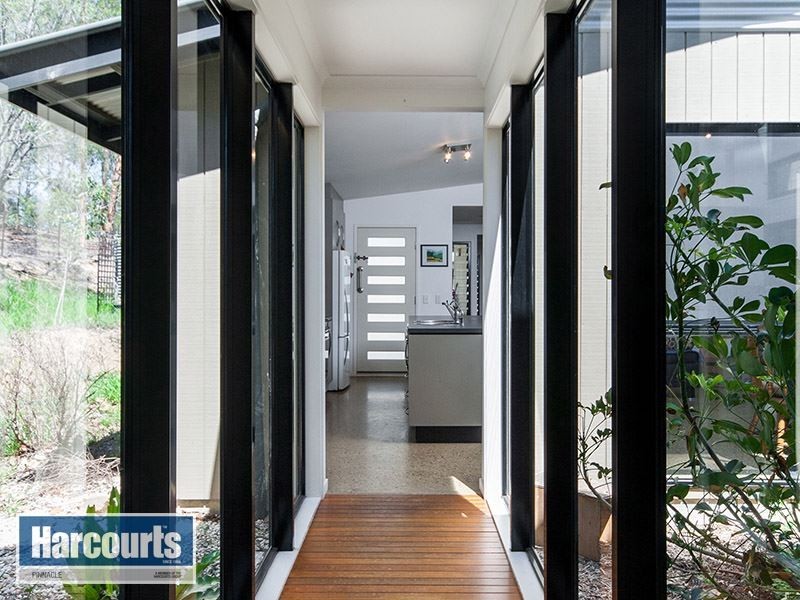 845 Winn Road, Cashmere QLD 4500