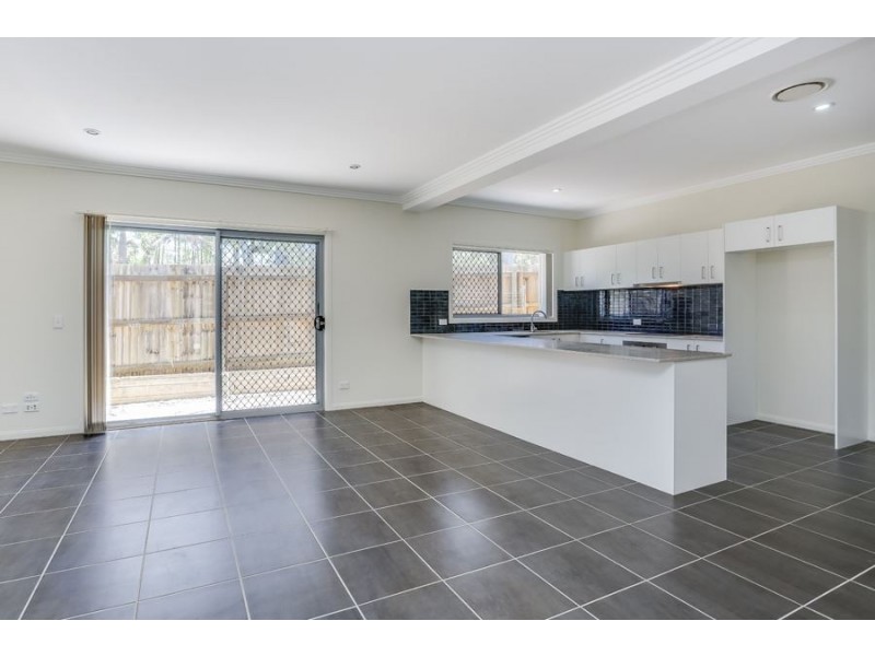 4/5 Pine Valley Drive, Joyner QLD 4500