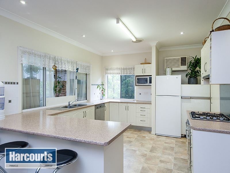 31 Buranda Road, Clear Mountain QLD 4500