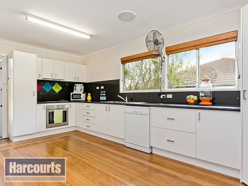 10 Minto Cr, Arana Hills QLD 4054