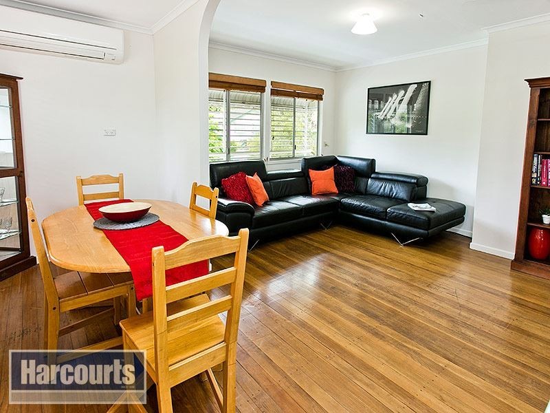 10 Minto Cr, Arana Hills QLD 4054