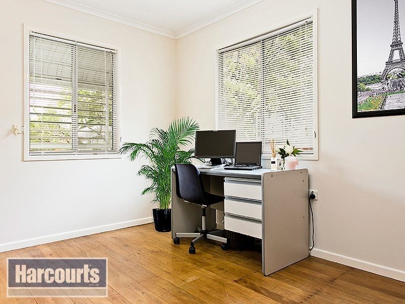 10 Minto Cr, Arana Hills QLD 4054