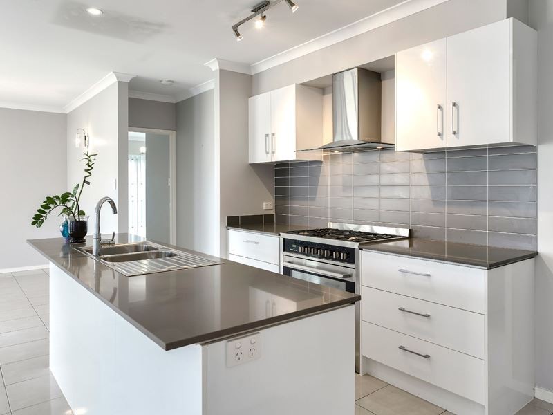 2 Booyong Place, Bridgeman Downs QLD 4035