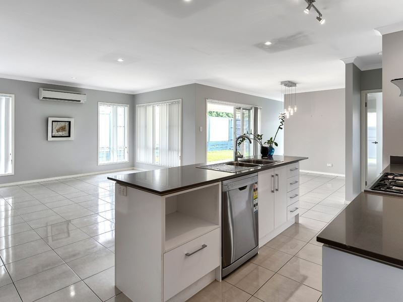 2 Booyong Place, Bridgeman Downs QLD 4035