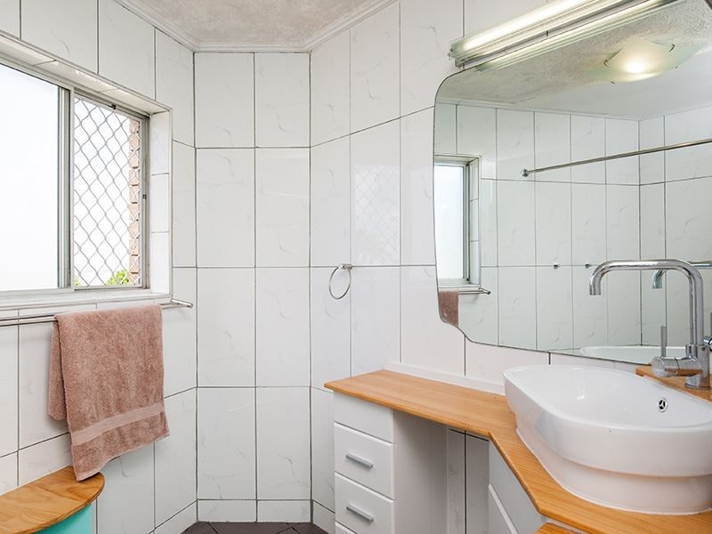 10/102 Hornibrook Esplanade, Clontarf QLD 4019