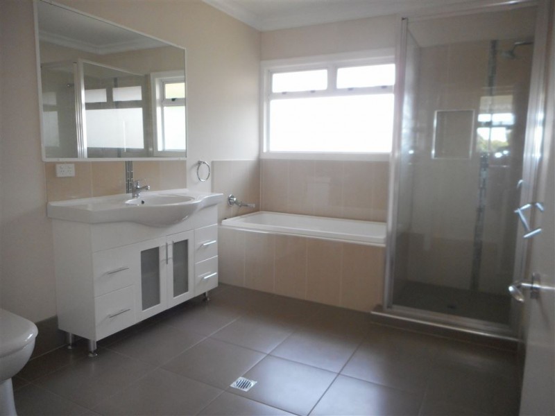 236 Edinburgh Castle Road, Wavell Heights QLD 4012