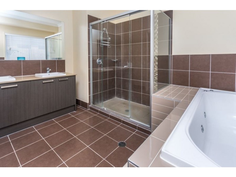 12 Fantail Cres, Mango Hill QLD 4509