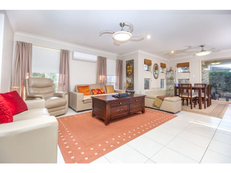 15 Birdwing Cres, Kallangur QLD 4503