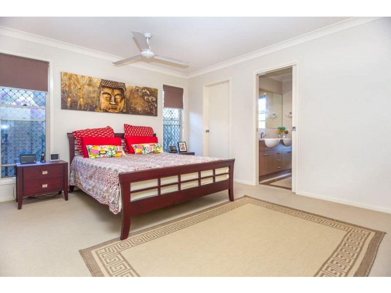 15 Birdwing Cres, Kallangur QLD 4503