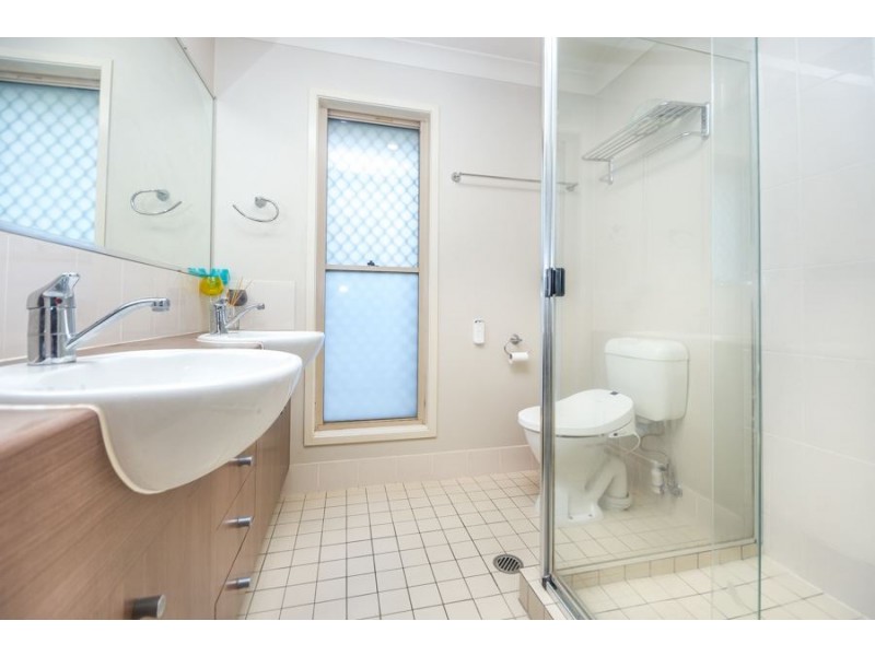 15 Birdwing Cres, Kallangur QLD 4503