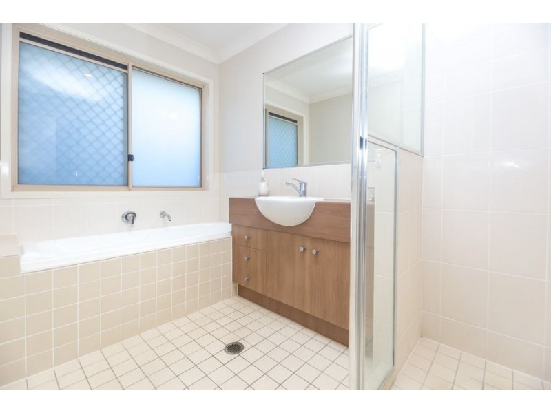 15 Birdwing Cres, Kallangur QLD 4503