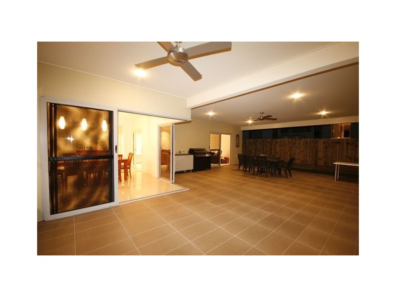 8 silverbirch place, Bridgeman Downs QLD 4035