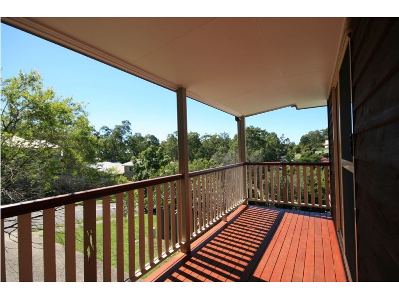 39 Walkers Road, Everton Hills QLD 4053