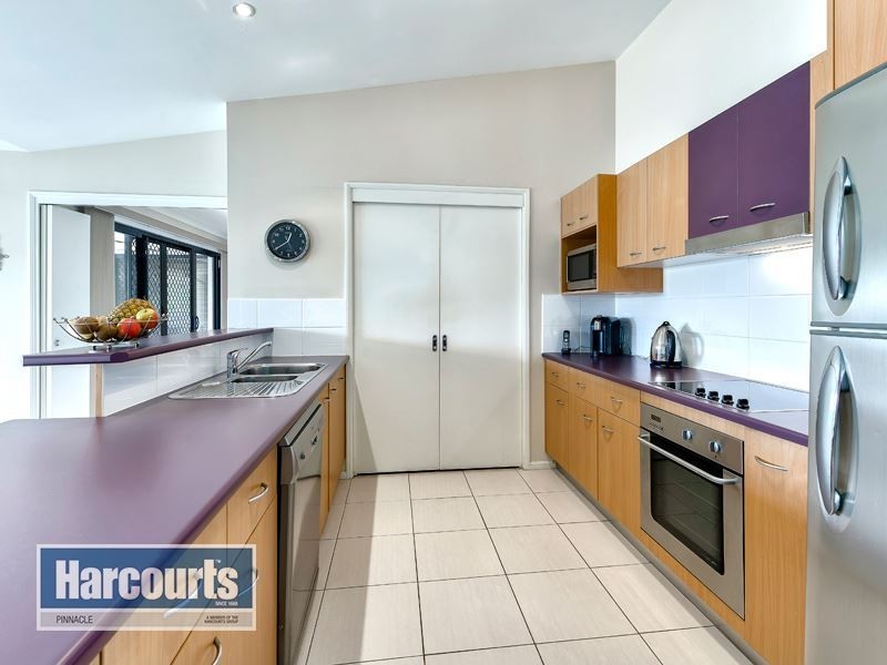 8 Duet Ct, Eatons Hill QLD 4037