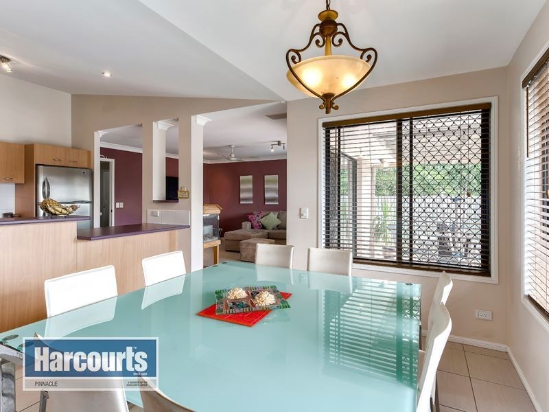 8 Duet Ct, Eatons Hill QLD 4037