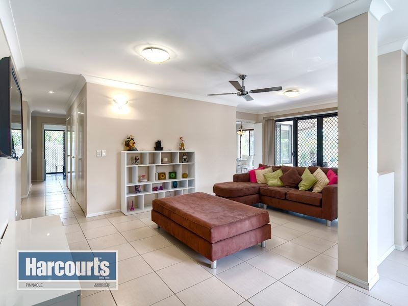 8 Duet Ct, Eatons Hill QLD 4037