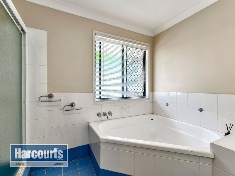 8 Duet Ct, Eatons Hill QLD 4037