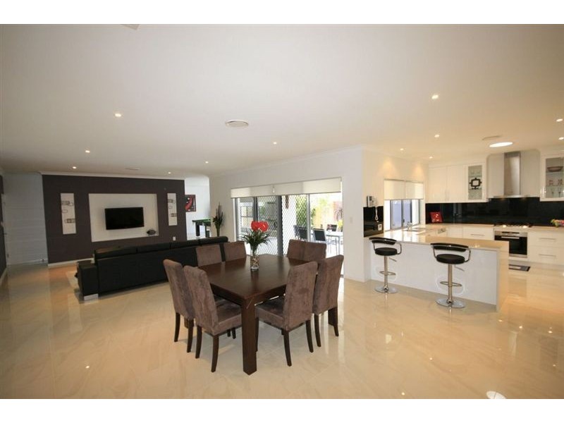 19 Silverbirch Place, Bridgeman Downs QLD 4035