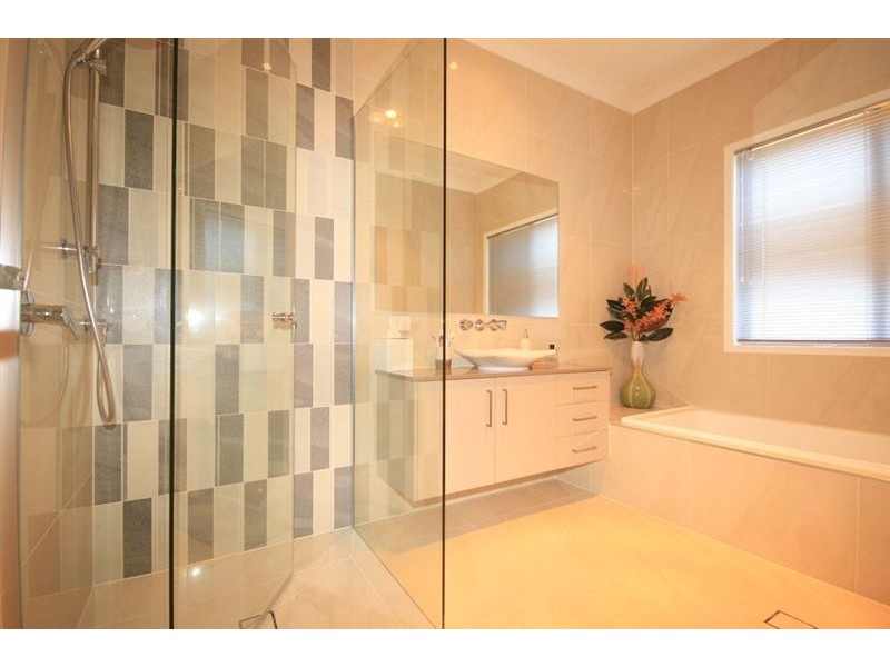 19 Silverbirch Place, Bridgeman Downs QLD 4035