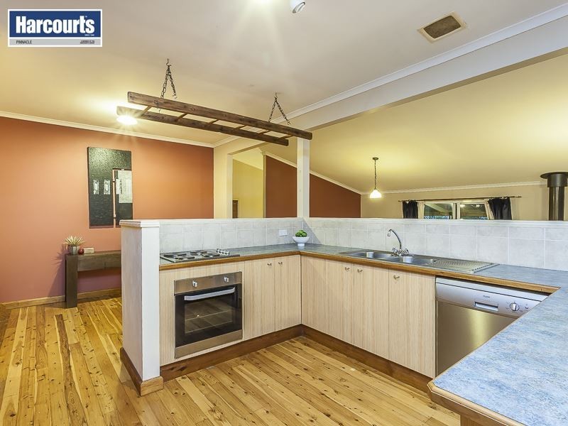 4 Woodgate Ct, Ferny Hills QLD 4055