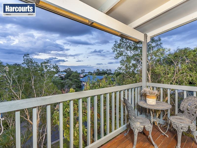 4 Woodgate Ct, Ferny Hills QLD 4055