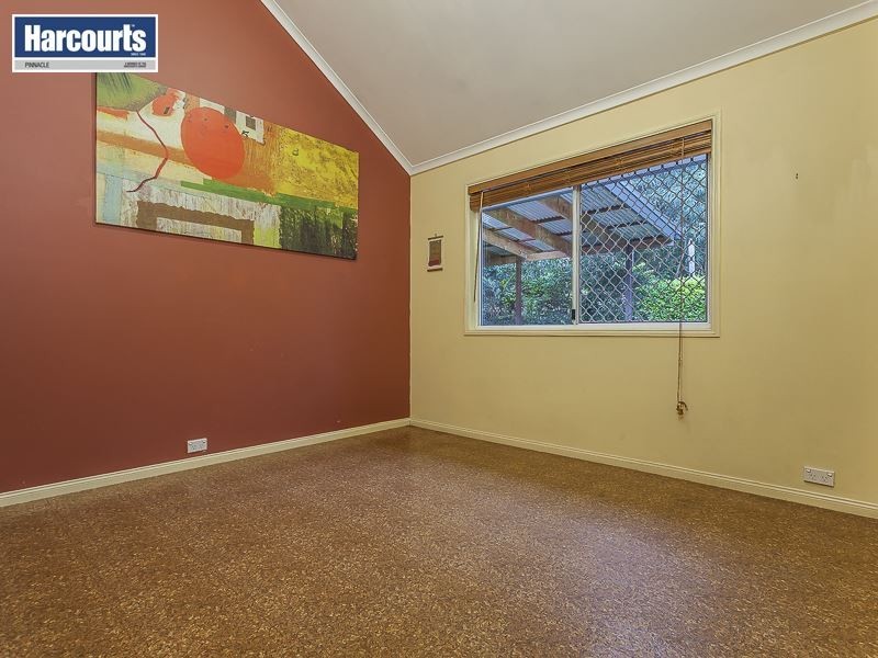 4 Woodgate Ct, Ferny Hills QLD 4055