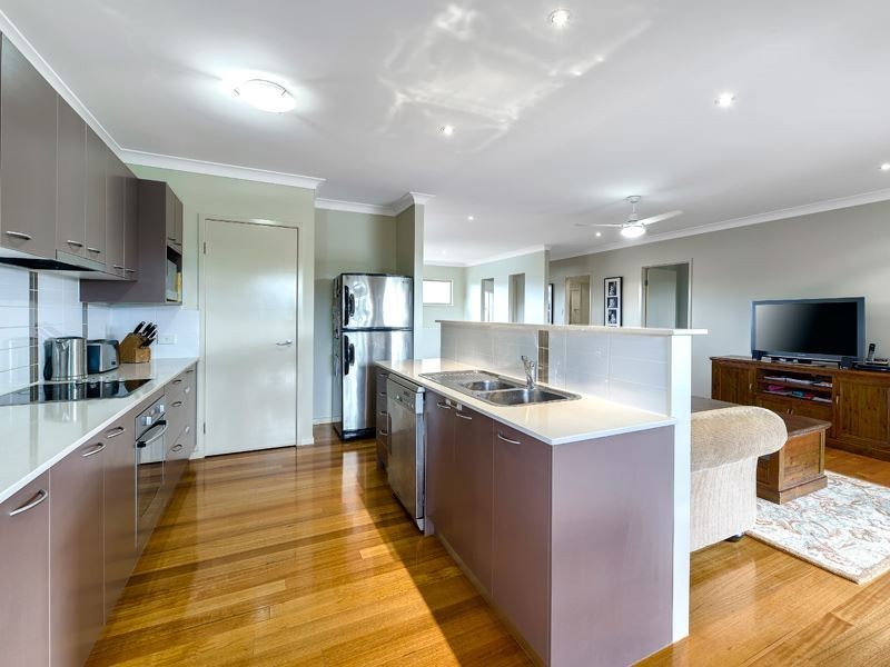 28 Travorten Drive, Bridgeman Downs QLD 4035