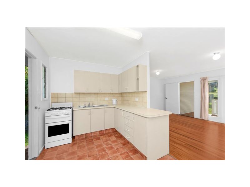 15 Camelia Av, Everton Hills QLD 4053