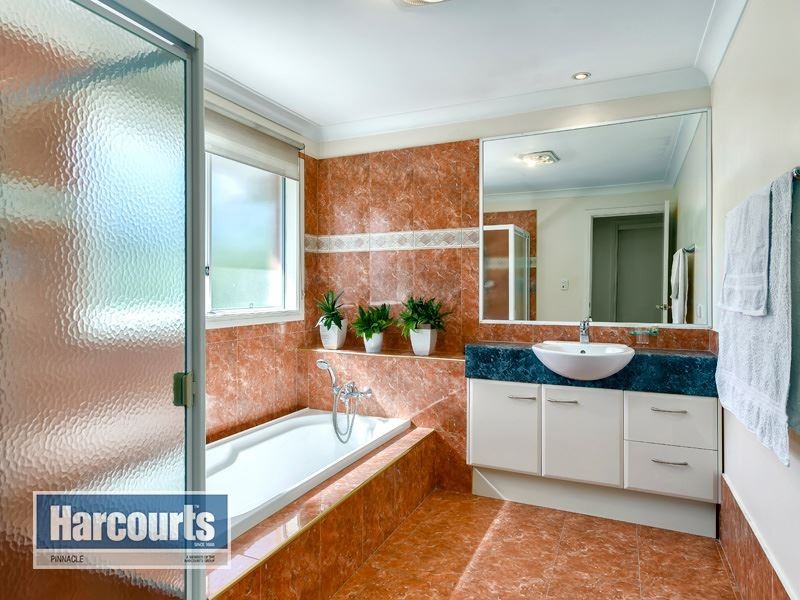 17 Deborah Pl, Westlake QLD 4074