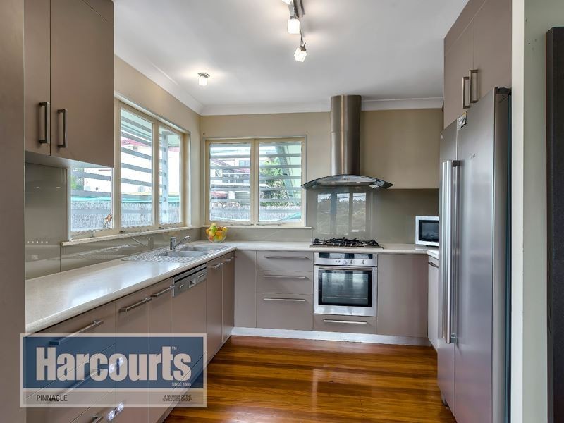 14 Maundrell Terrace, Chermside West QLD 4032