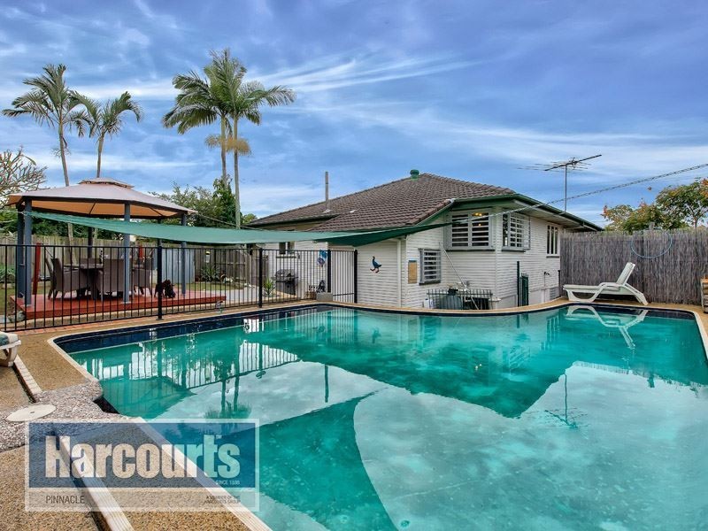 14 Maundrell Terrace, Chermside West QLD 4032
