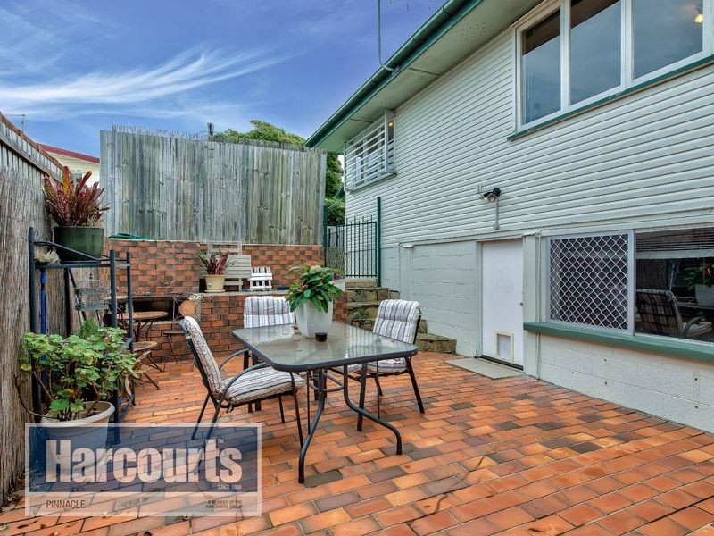 14 Maundrell Terrace, Chermside West QLD 4032