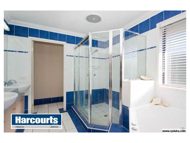 11 Dicaprio Cct, Bridgeman Downs QLD 4035