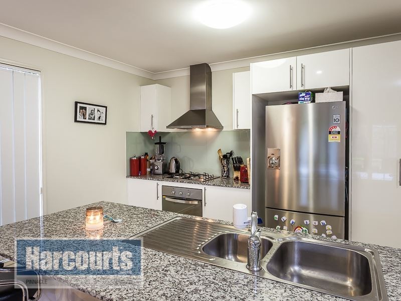 4 Sears Parade, North Lakes QLD 4509
