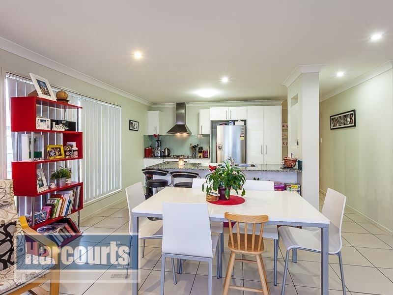 4 Sears Parade, North Lakes QLD 4509