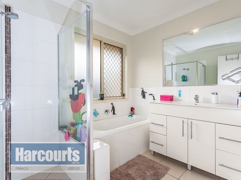 4 Sears Parade, North Lakes QLD 4509