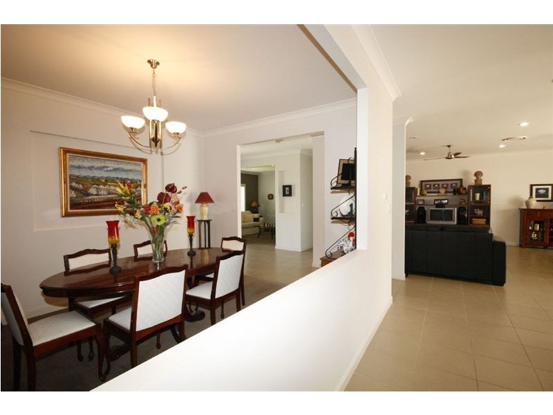 12 Cienna Place, Bridgeman Downs QLD 4035