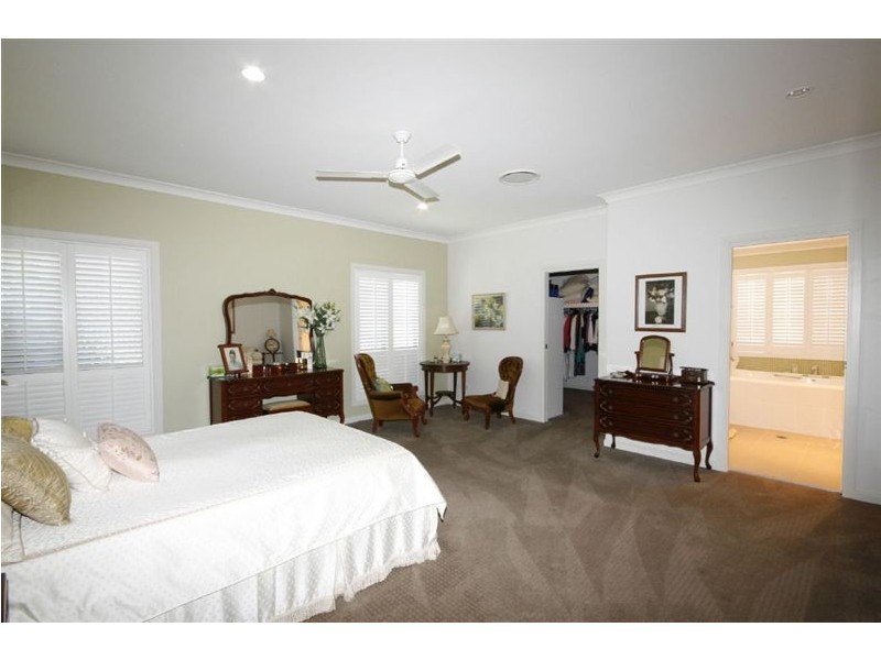 12 Cienna Place, Bridgeman Downs QLD 4035