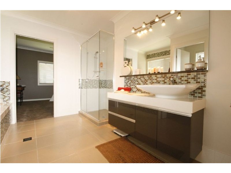 12 Cienna Place, Bridgeman Downs QLD 4035