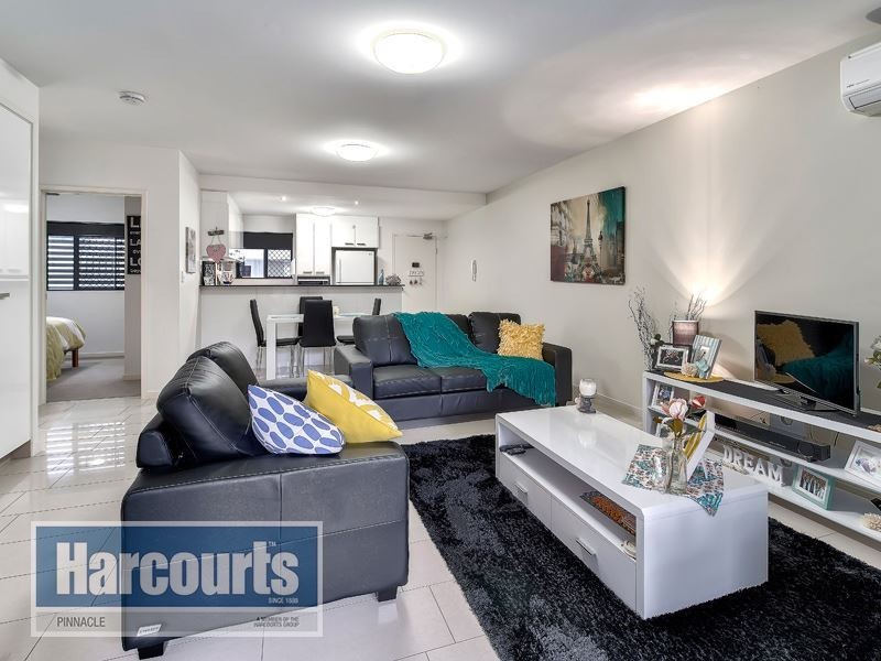 2/57 Birdwood Street, Zillmere QLD 4034