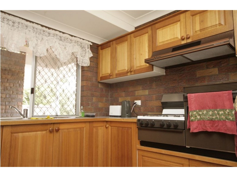 27 Kingfisher St, Albany Creek QLD 4035